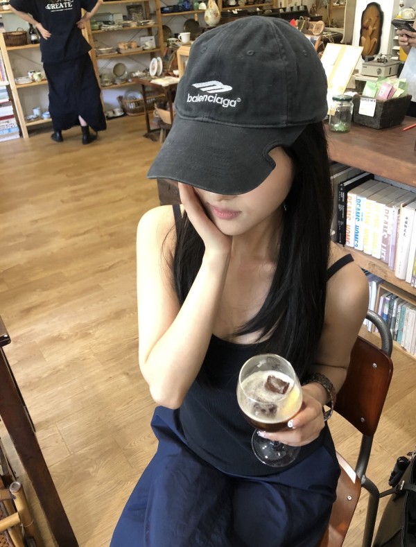 발렌시아가 워싱 디스트로이드