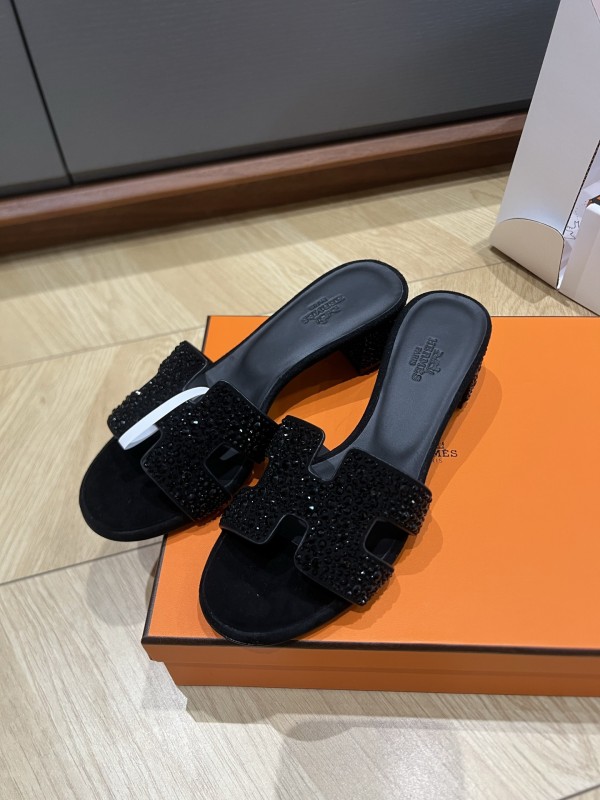 에르메스 신상 클래식 H 큐빅 슬