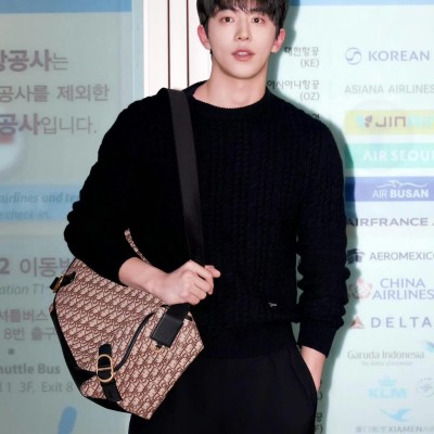 디올 자수 로고 케이블 니트