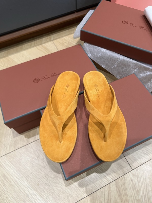 로로피아나 신상 벨벳 토우 샌들