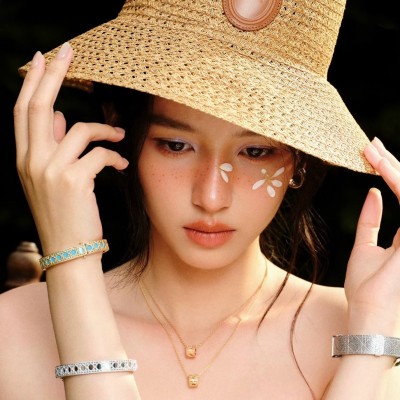 D가 수입한 종이 라피아 소재 버