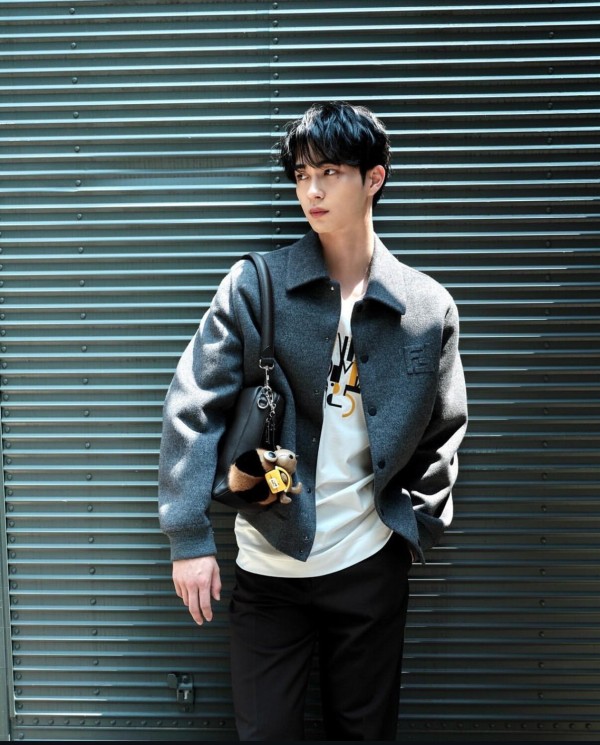 스타 착용 동일 제품